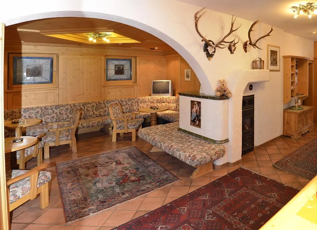 Hotel Garni Alpenblick Ischgl 3*,